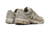 New Balance 860 V2 Mars - image 3