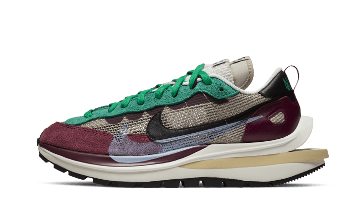 Nike Vaporwaffle Sacai Villain Red Neptune Green - image 1