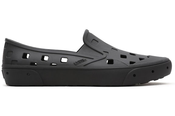 Vans Trek Slip-On Triple Black - image 1