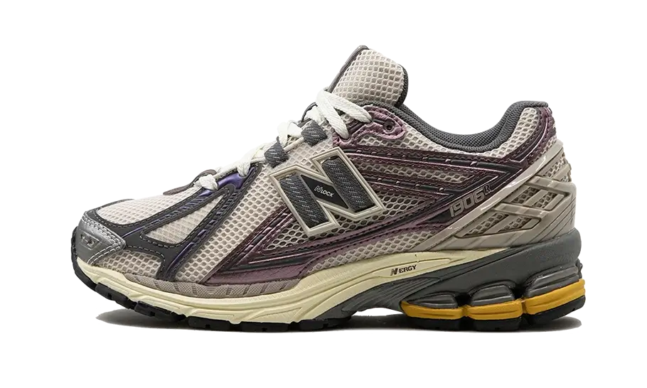 New Balance 1906R Licorice - image 1
