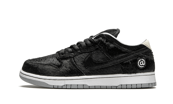 Nike SB Dunk Low BE@RBRICK Medicom Toy - image 1